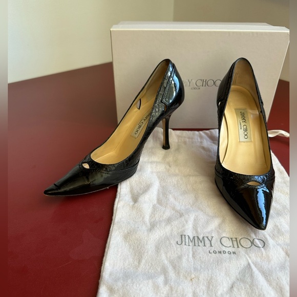 Size 37 1/2 Jimmy Choo Black Patent and Snakeskin Heels in Excellent condition! - Picture 2 of 8